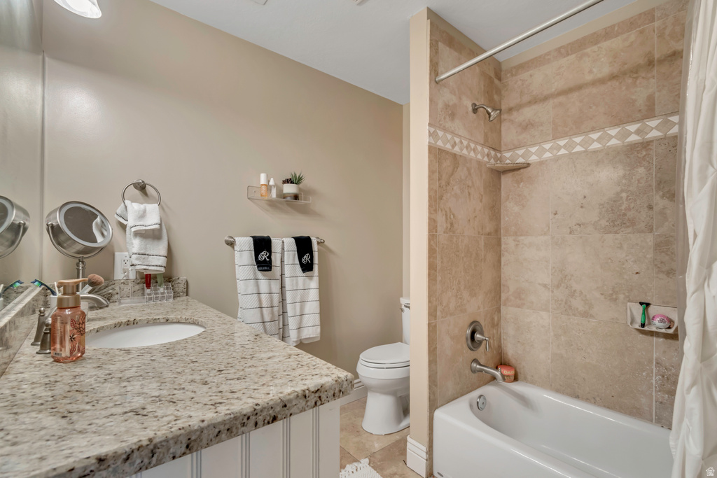 6455 S RAYMOND DR South Weber, UT 84405