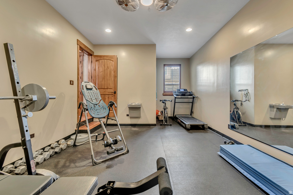 6455 S RAYMOND DR South Weber, UT 84405