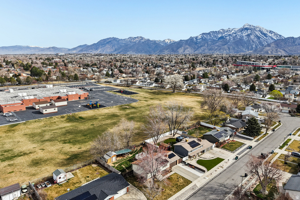 807 E DUSTY ROCK CIR. Sandy, UT 84094