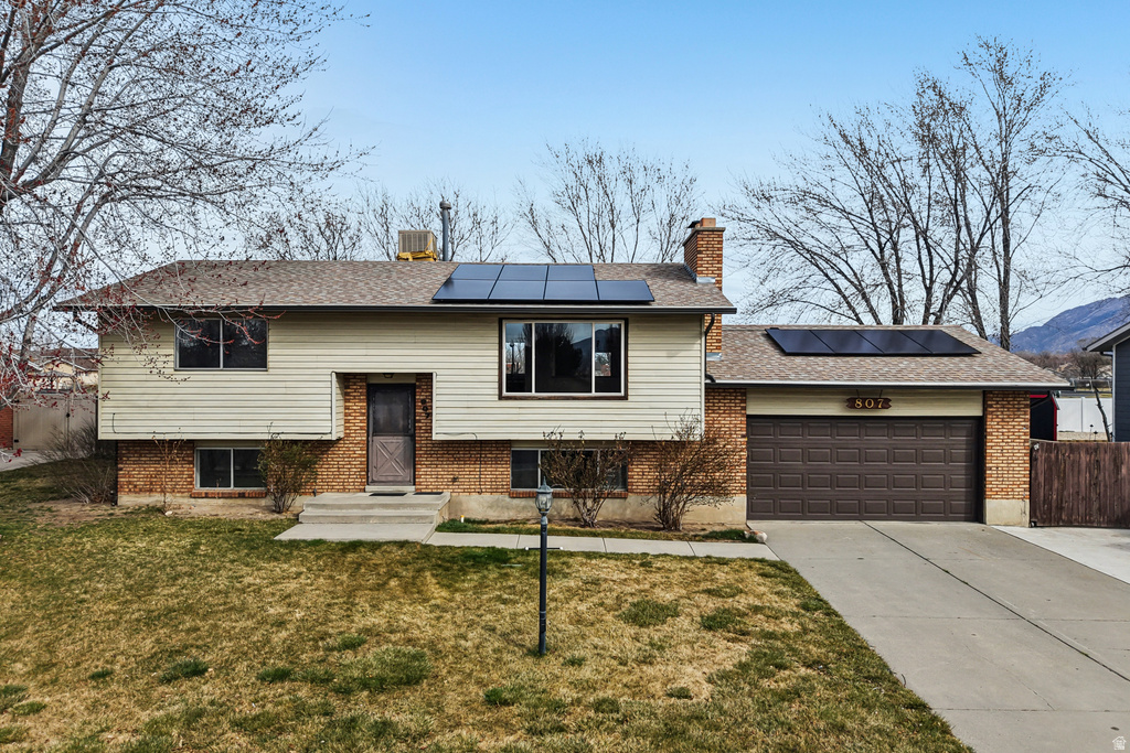 807 E DUSTY ROCK CIR. Sandy, UT 84094