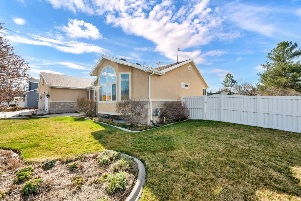 5812 S HAYSTACK WAY Murray, UT 84123
