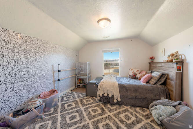 2477 S 400 E Daniel, UT 84032