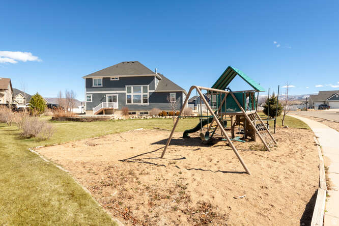 2477 S 400 E Daniel, UT 84032