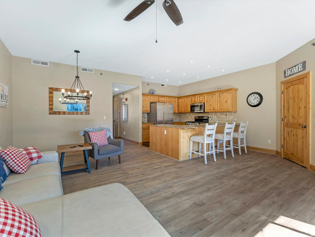 1684 W FOX HOLLOW LN #H12 Park City, UT 84098