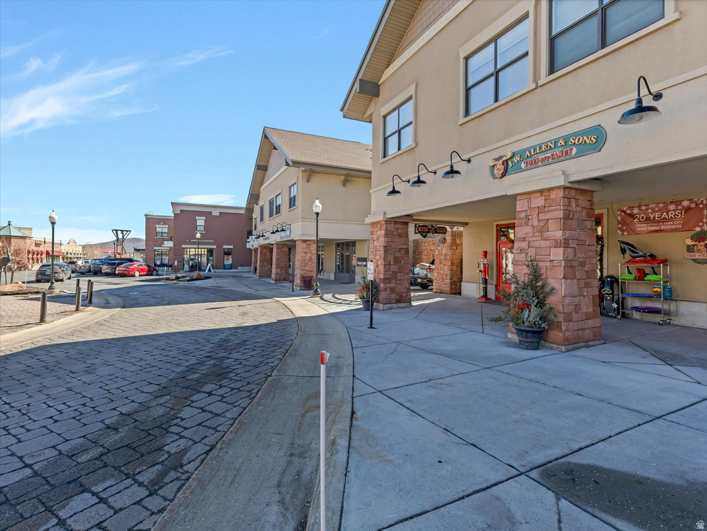 1684 W FOX HOLLOW LN #H12 Park City, UT 84098