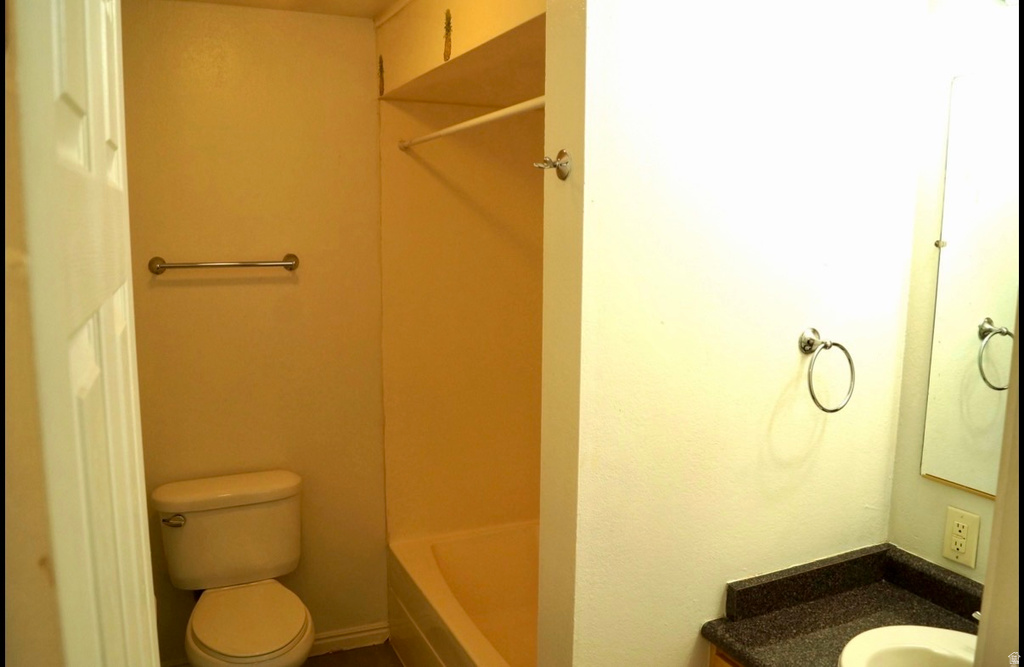 5197 S GRAVENSTEIN PARK #204 Murray, UT 84107