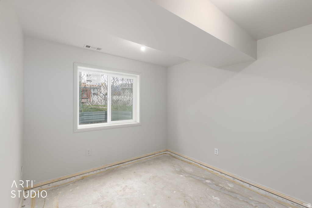 949 S 225 E Layton, UT 84041