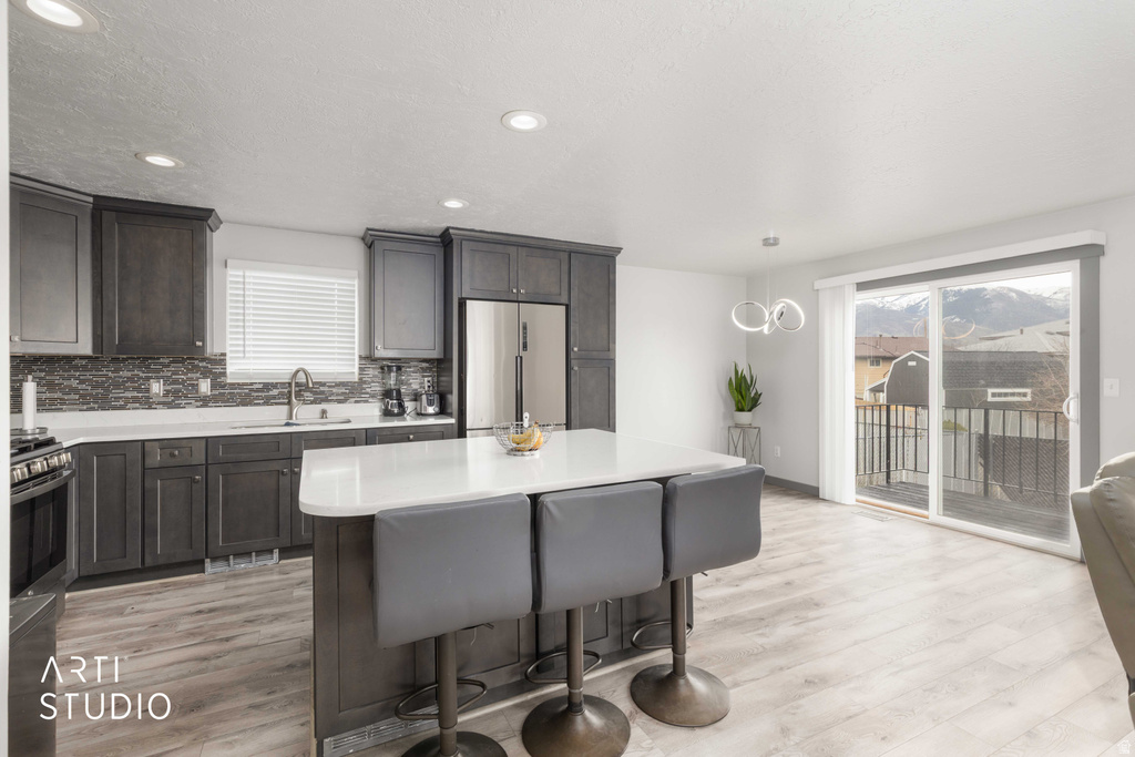 949 S 225 E Layton, UT 84041