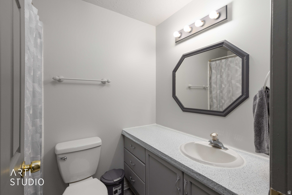 949 S 225 E Layton, UT 84041