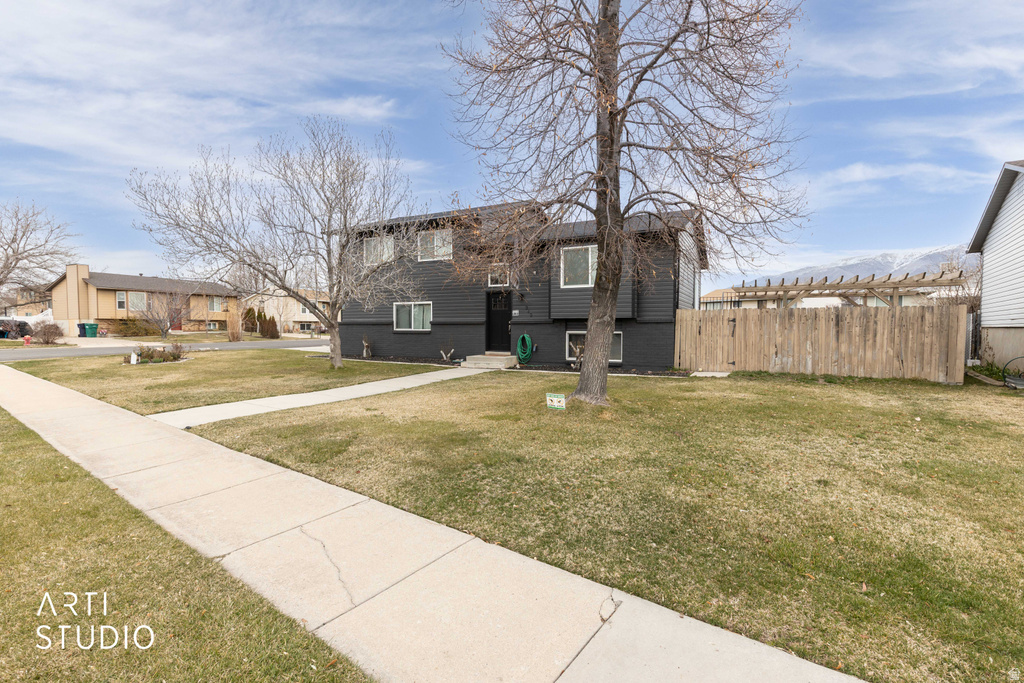 949 S 225 E Layton, UT 84041