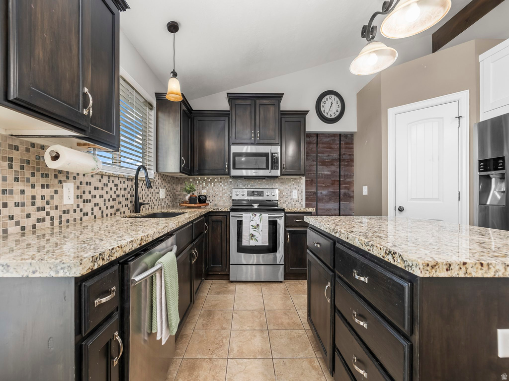 4001 E EAGLE TOP CT Eagle Mountain, UT 84005