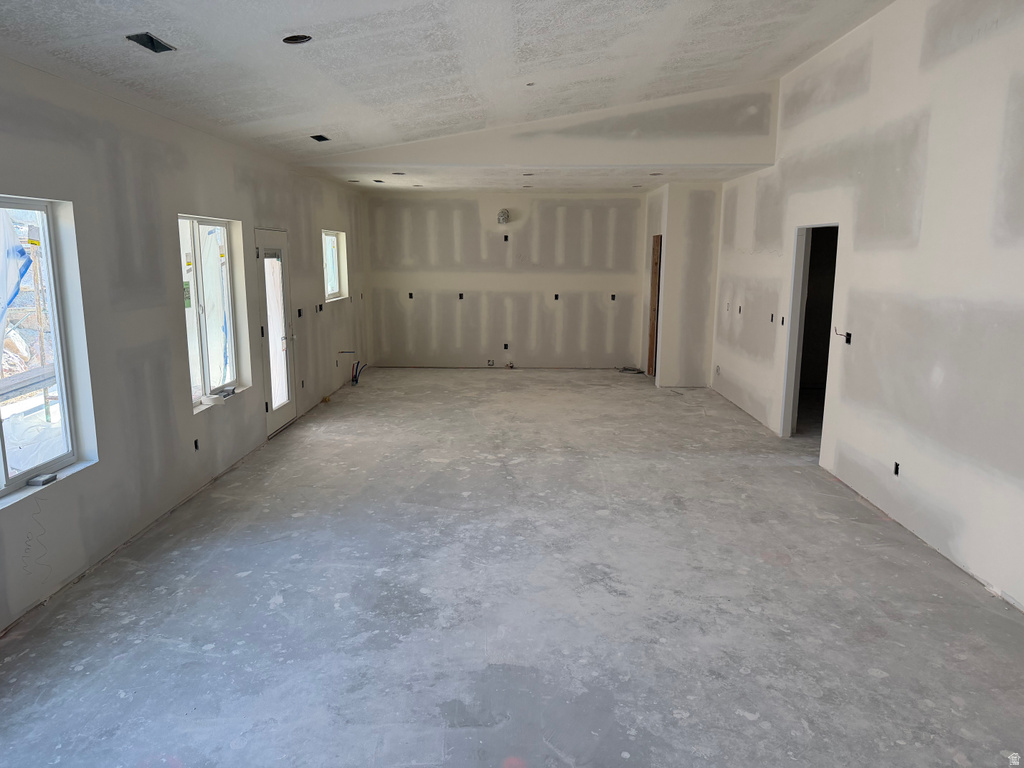 3040 N MOUNTAIN RD #216 North Ogden, UT 84414