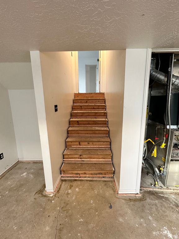 2003 W APPLE FARMS RD West Valley City, UT 84119