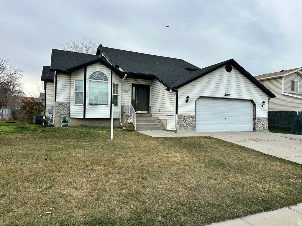 2003 W APPLE FARMS RD West Valley City, UT 84119