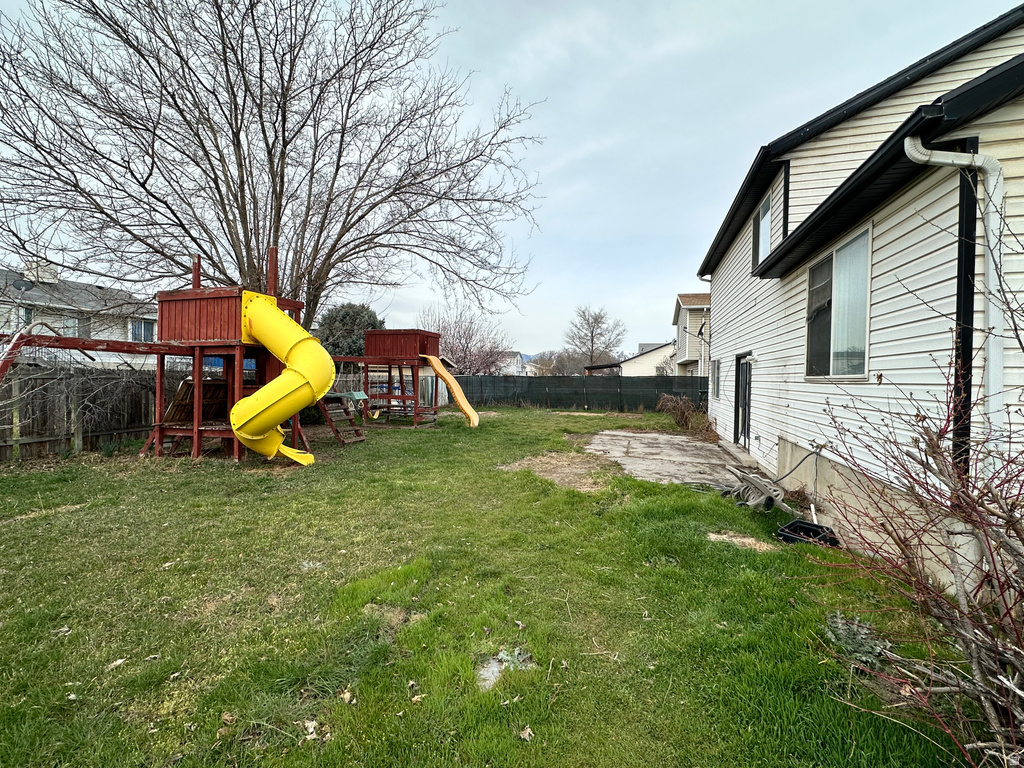 2003 W APPLE FARMS RD West Valley City, UT 84119