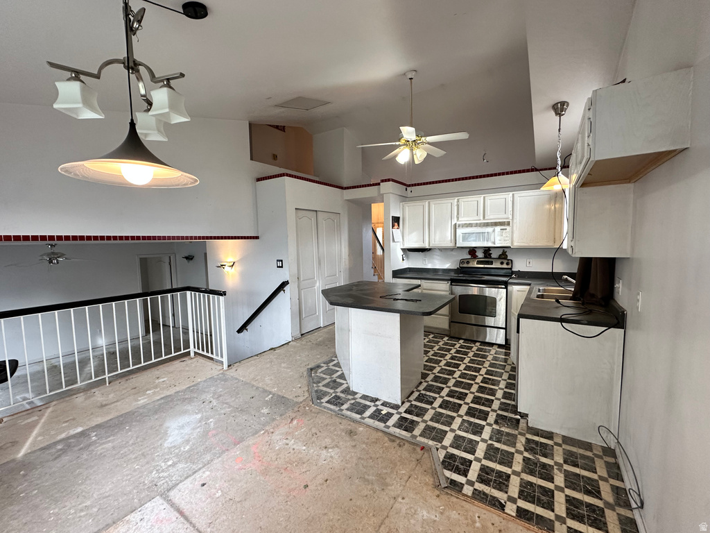 2003 W APPLE FARMS RD West Valley City, UT 84119