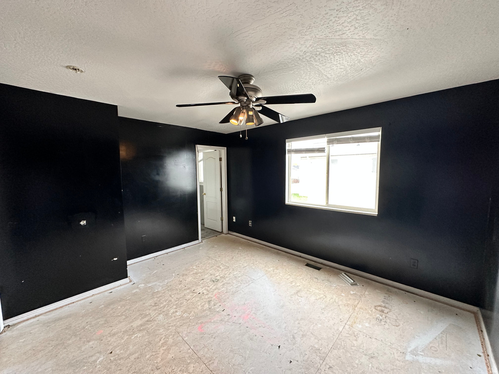 2003 W APPLE FARMS RD West Valley City, UT 84119