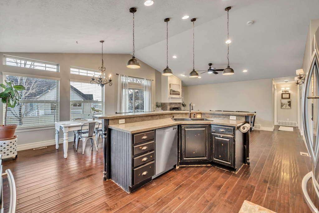 1091 W 2175 S Syracuse, UT 84075