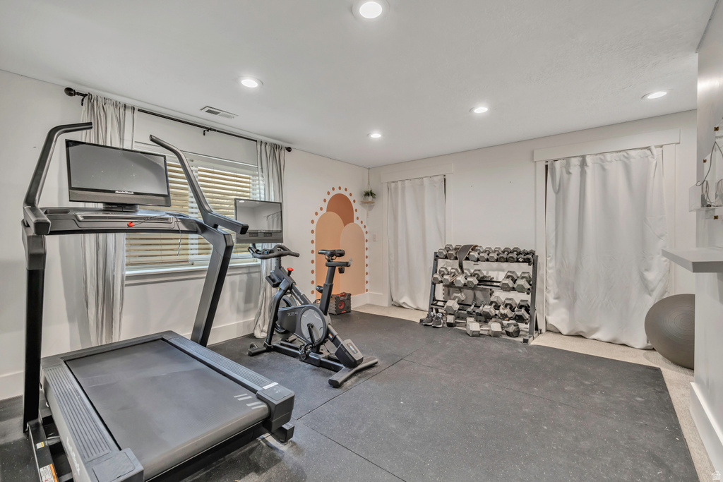 1091 W 2175 S Syracuse, UT 84075