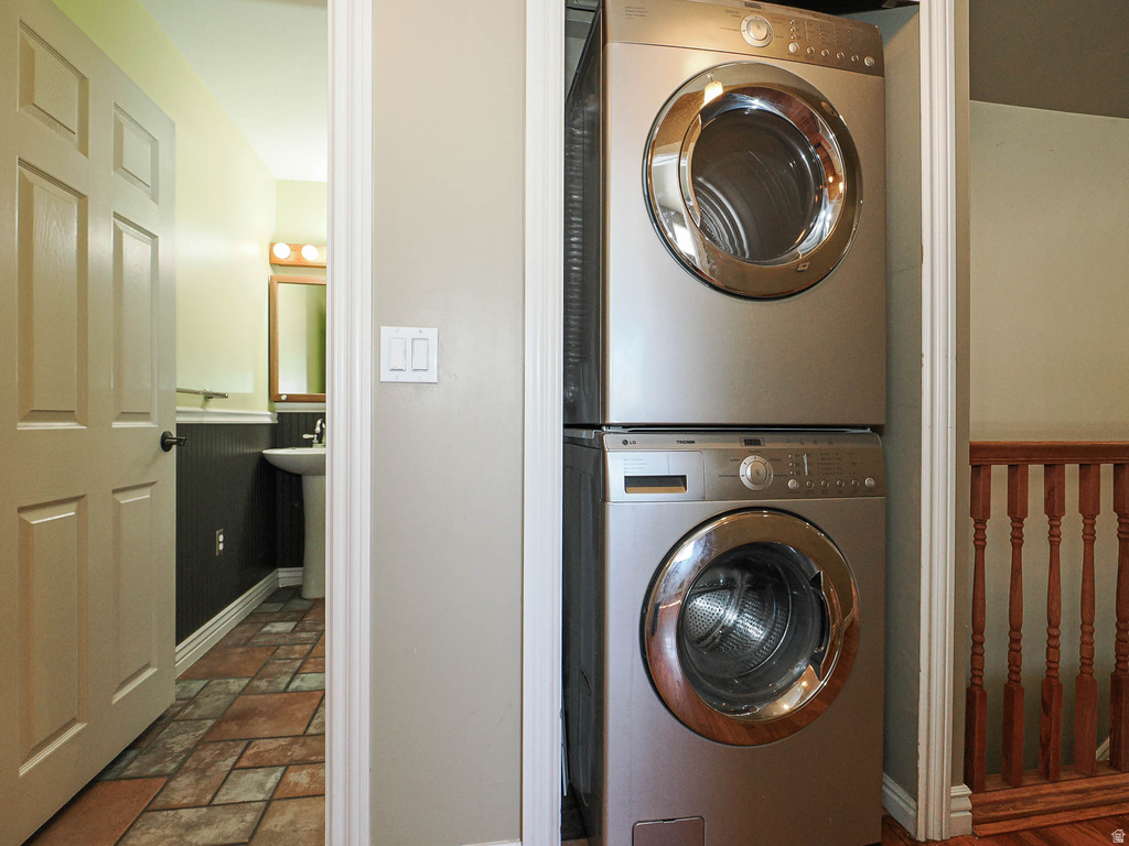 2425 E 6660 S Cottonwood Heights, UT 84121