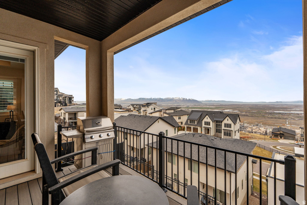 794 S MILLER AVE North Salt Lake, UT 84054