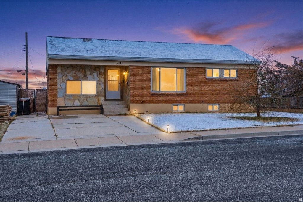 310 W 4675 S Washington Terrace, UT 84405
