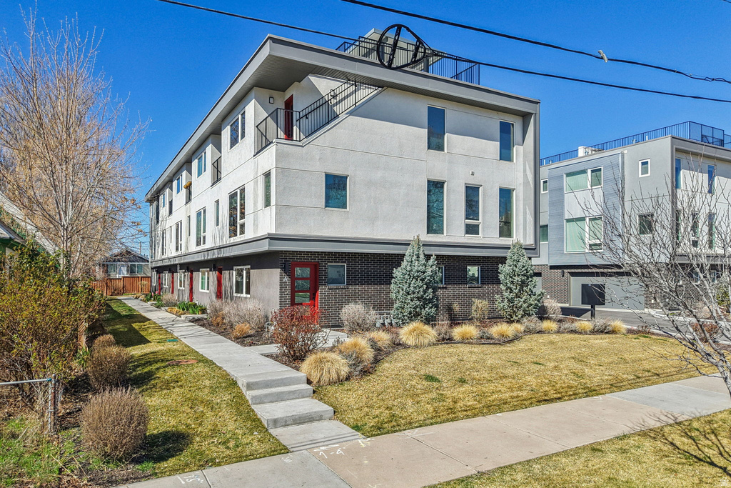 736 S 300 E #1A Salt Lake City, UT 84111