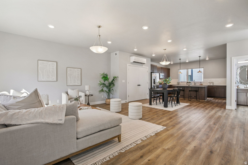 736 S 300 E #1A Salt Lake City, UT 84111