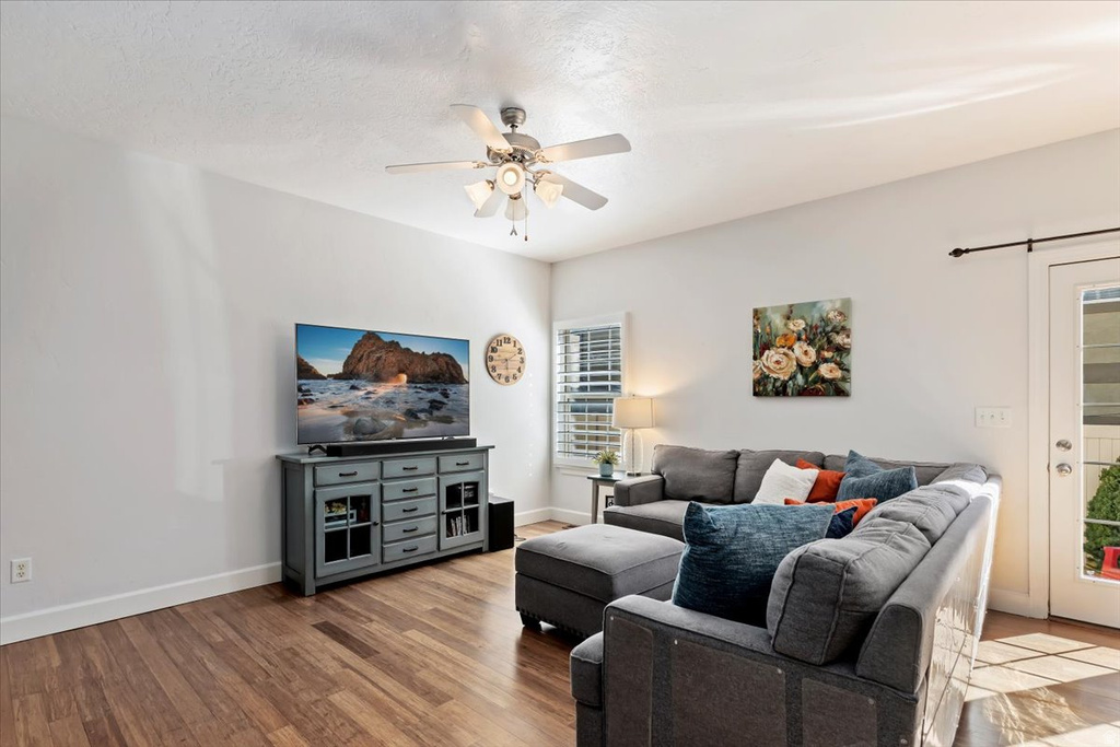 604 E NORMANDY LOOP LN Draper, UT 84020