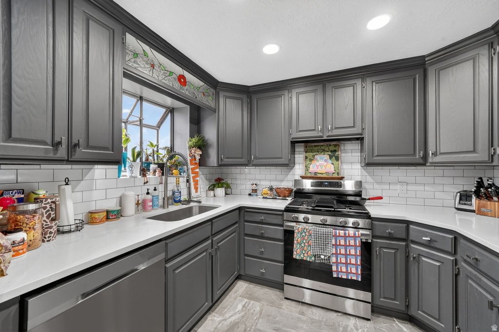 1901 W KIRKHAM WAY Taylorsville, UT 84129