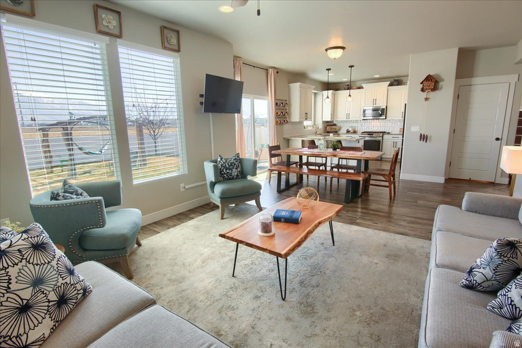 263 S SUNBURST DR Layton, UT 84041