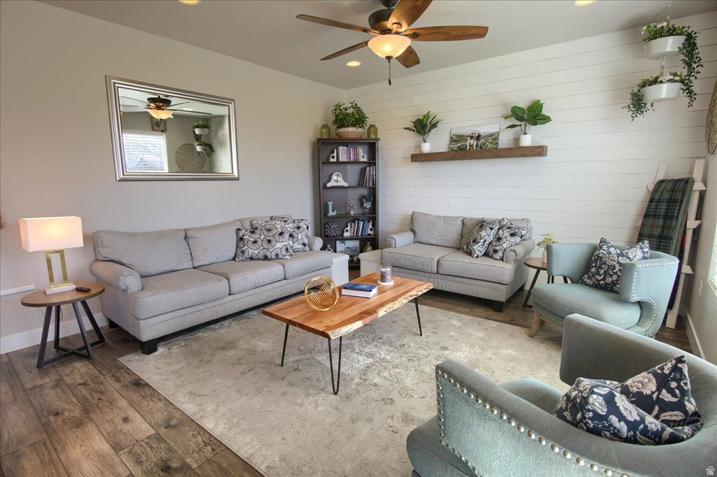 263 S SUNBURST DR Layton, UT 84041