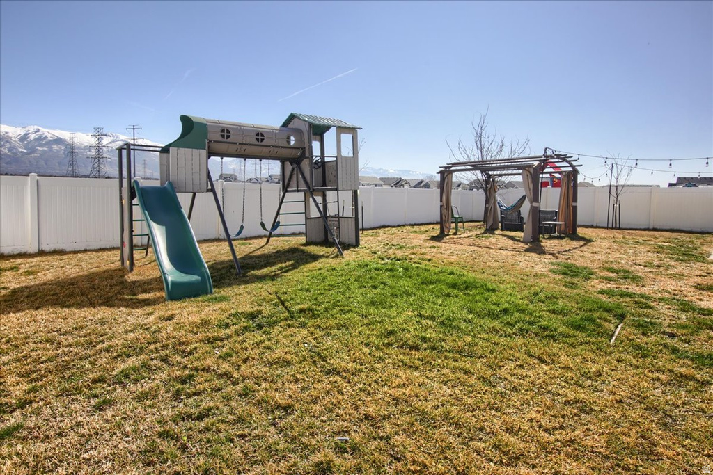 263 S SUNBURST DR Layton, UT 84041