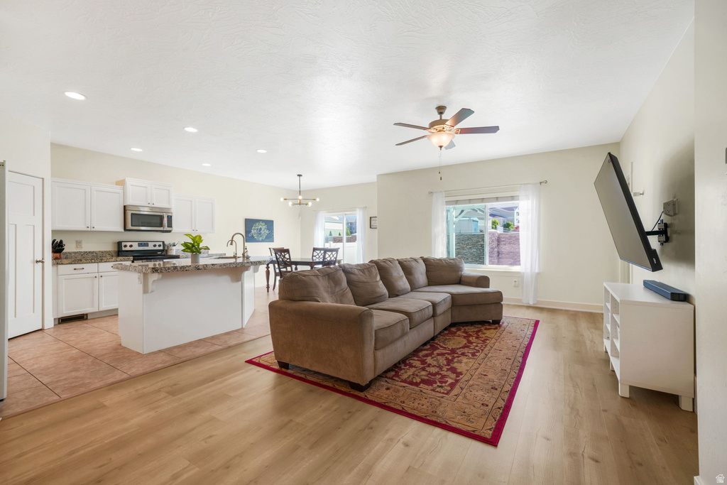 56 N RUE DE MATTH Vineyard, UT 84059