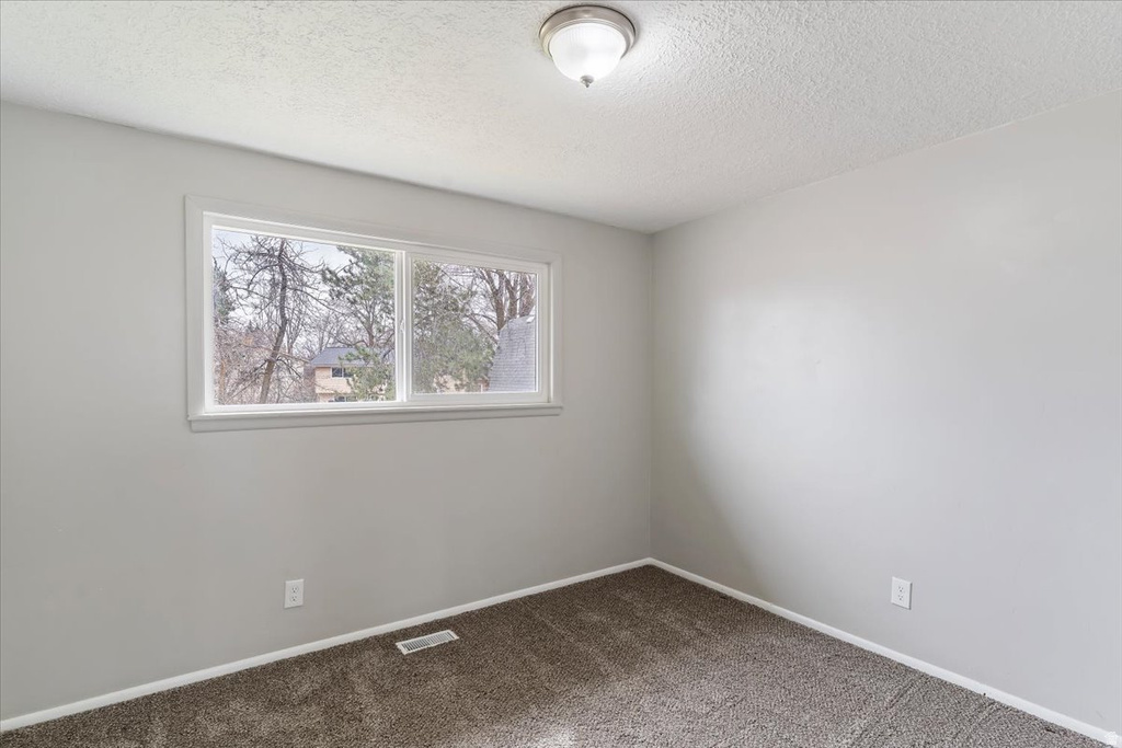 1533 W 1740 N Clearfield, UT 84015