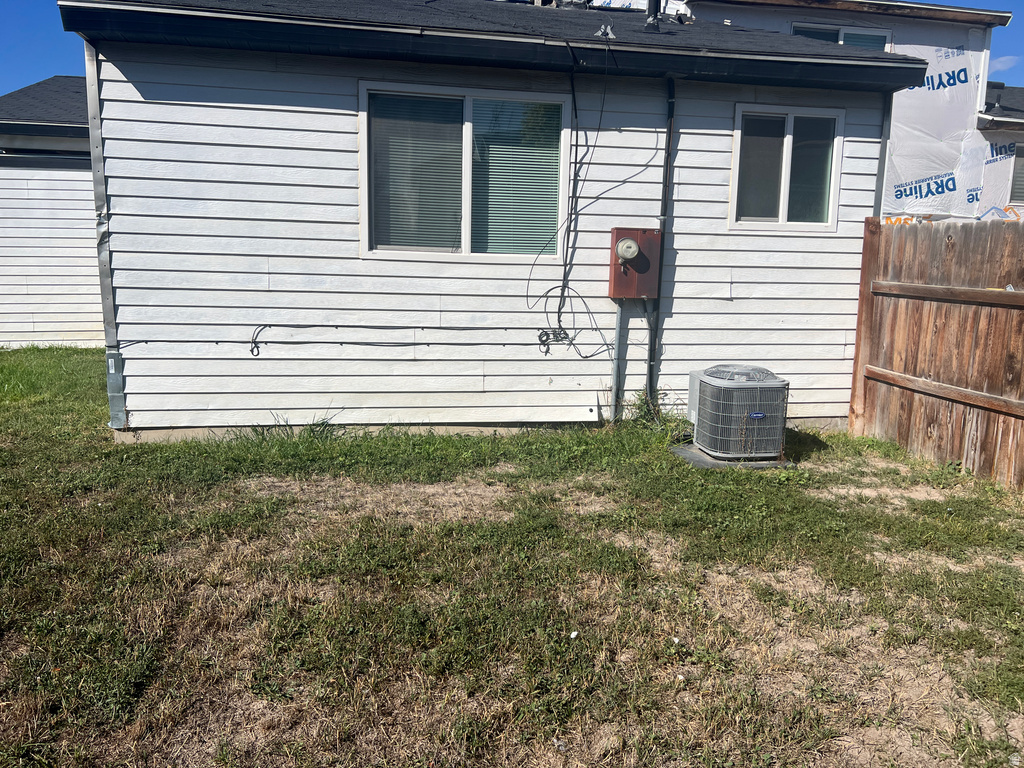 1359 W TWIN OAKS DR West Jordan, UT 84088