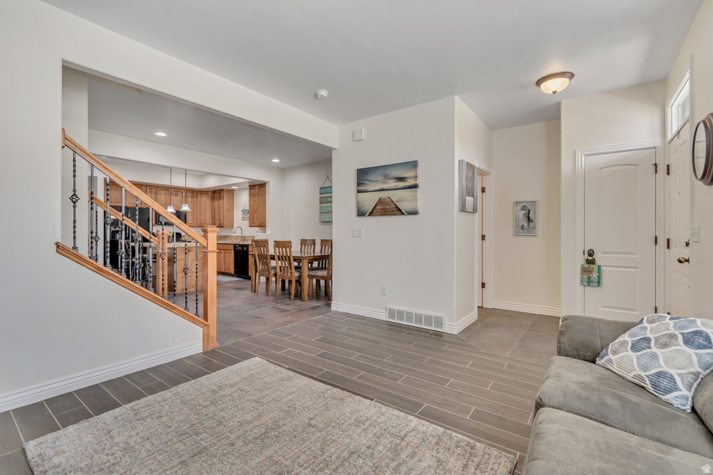 10619 S OQUIRRH LAKE RD South Jordan, UT 84009