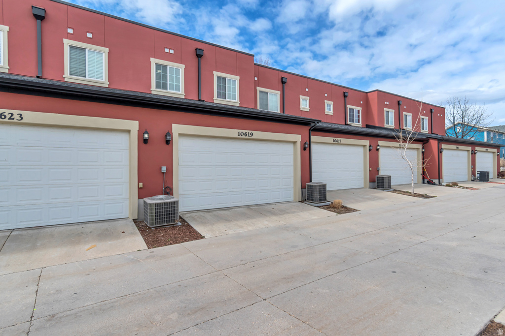 10619 S OQUIRRH LAKE RD South Jordan, UT 84009