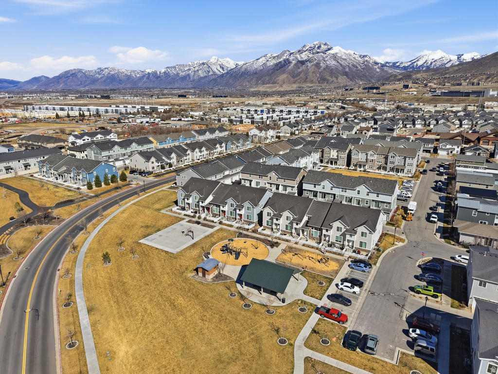 1041 W PAINTED HORSE LN Bluffdale, UT 84065