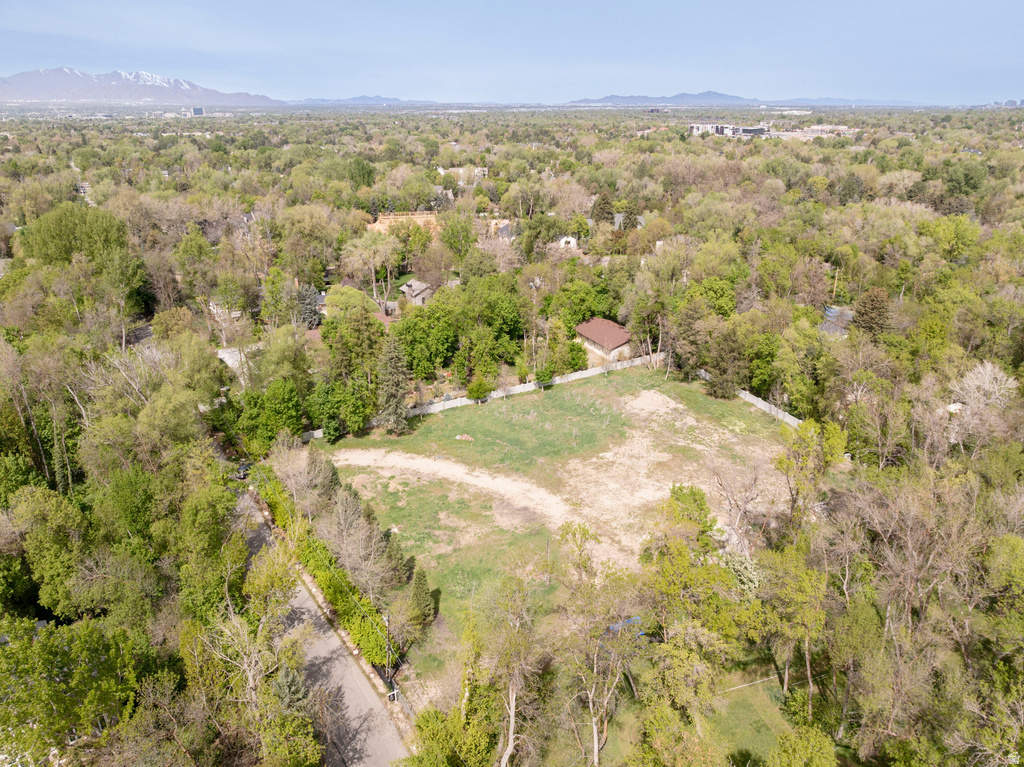 2323 E WALKER LN Holladay, UT 84117