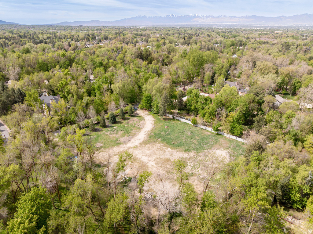 2323 E WALKER LN Holladay, UT 84117
