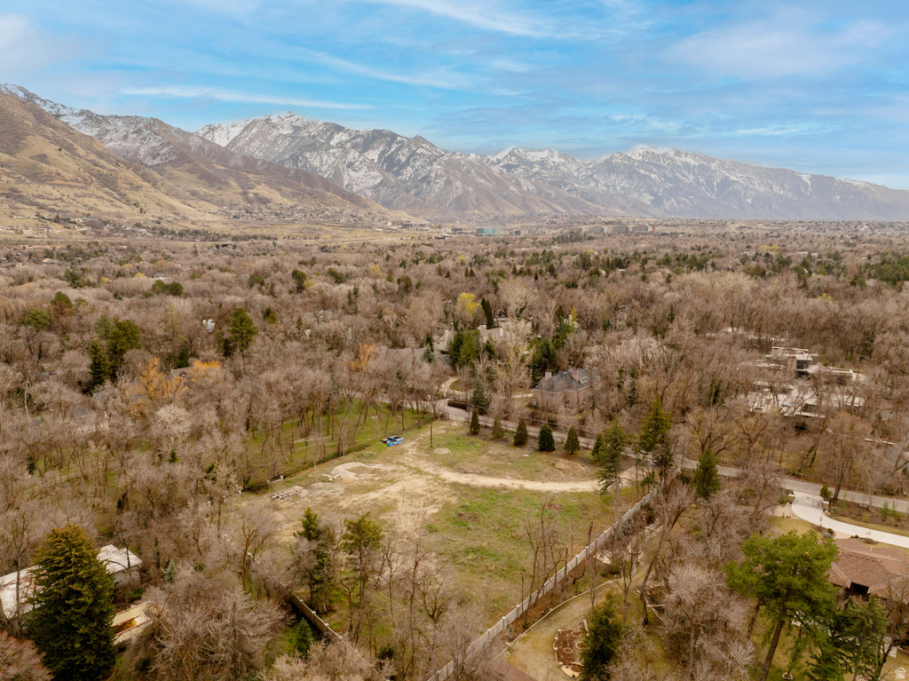 2323 E WALKER LN Holladay, UT 84117