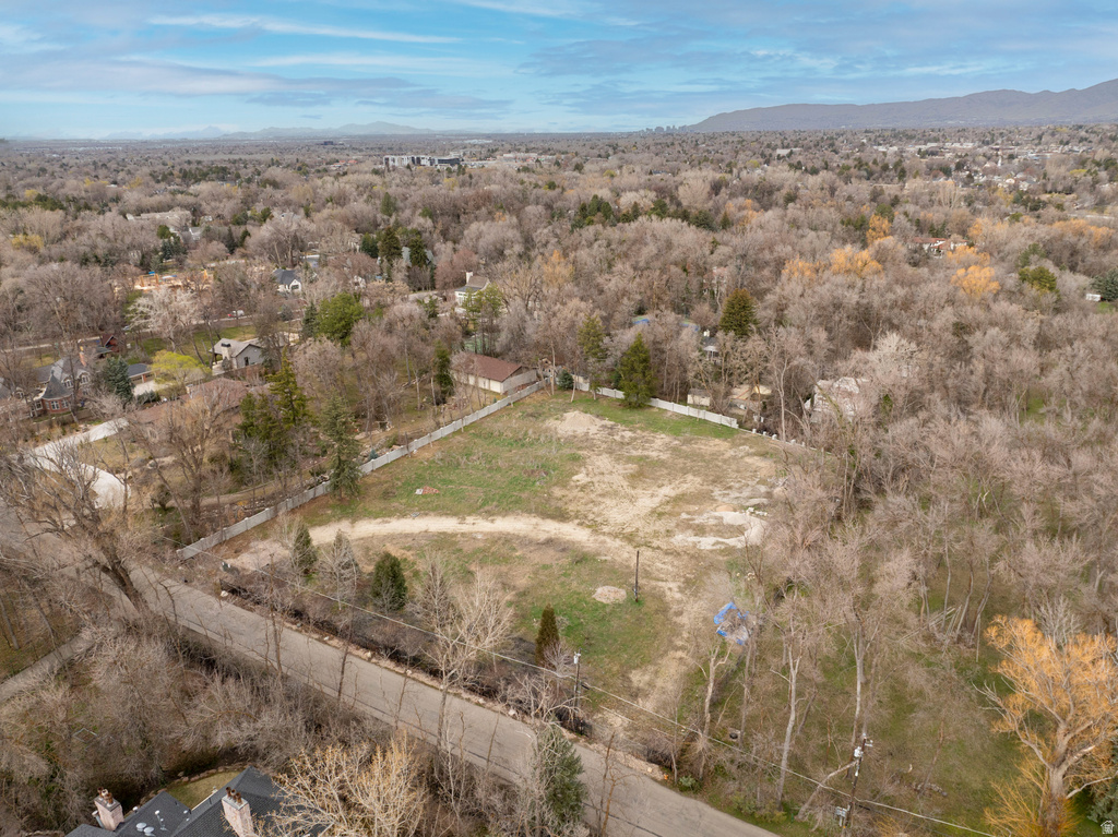 2323 E WALKER LN Holladay, UT 84117