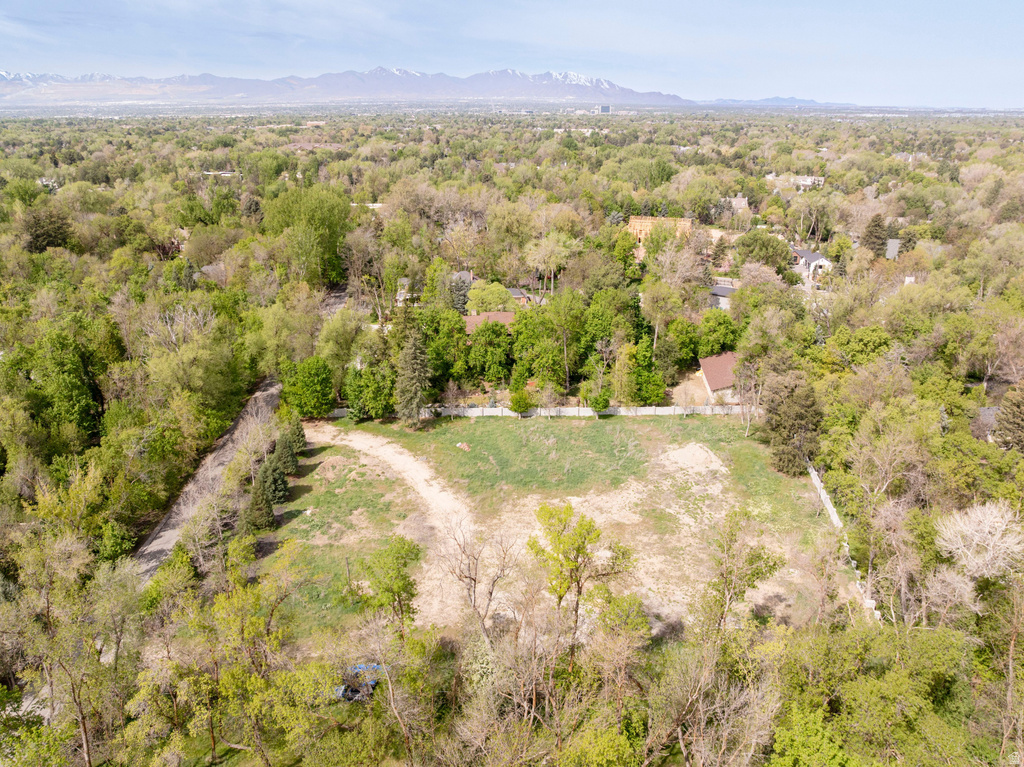 2323 E WALKER LN Holladay, UT 84117