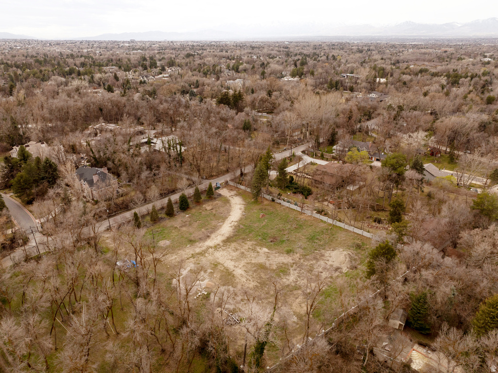 2323 E WALKER LN Holladay, UT 84117