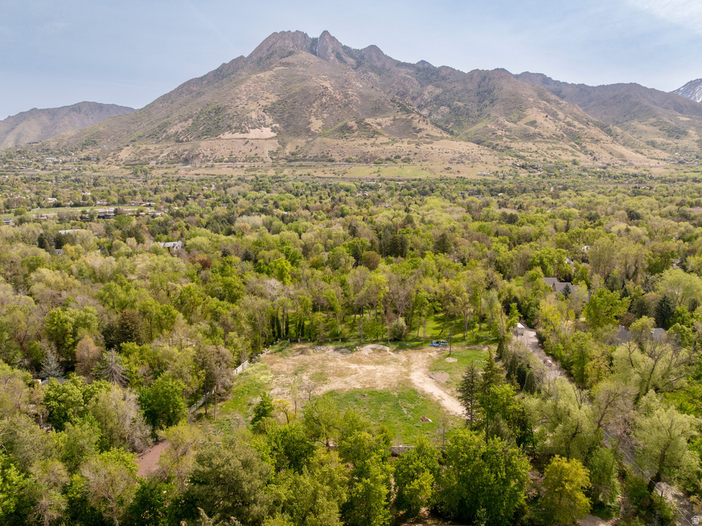 2323 E WALKER LN Holladay, UT 84117