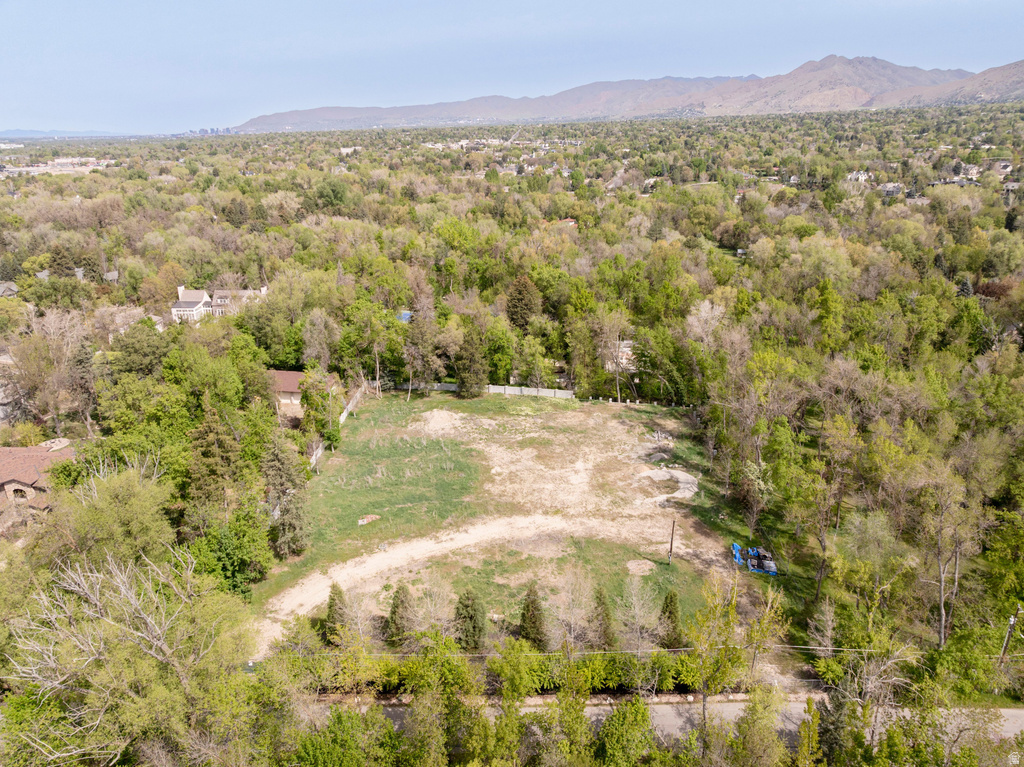 2323 E WALKER LN Holladay, UT 84117