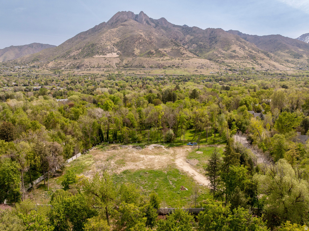 2323 E WALKER LN Holladay, UT 84117