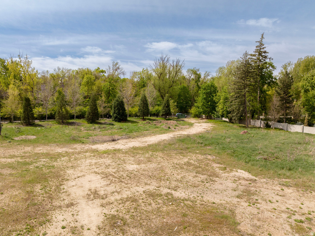 2323 E WALKER LN Holladay, UT 84117