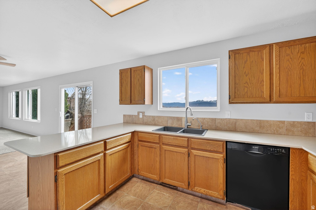 9976 S TAMARA ST Sandy, UT 84094